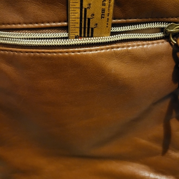 Stone & CO smoking mountain bucket cross body in the color Cognac - Picture 11 of 14